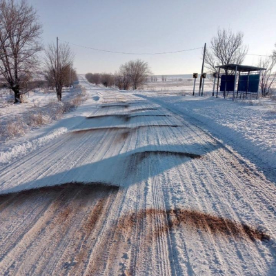 Дороги в Туркестанской области очищаются от снега