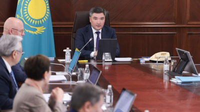 Бектенов поручил выводить работу школ, колледжей и вузов на новый уровень