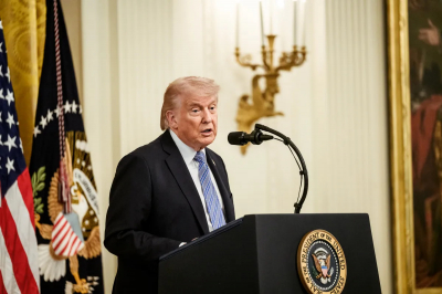 Трамп обсудит с Зеленским пути завершения конфликта на Украине