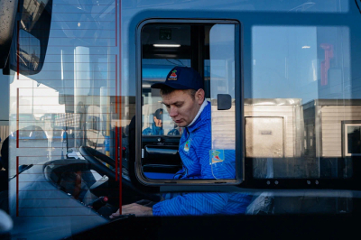 Средняя зарплата водителей автобусов в Челнах достигла 100 тысяч рублей