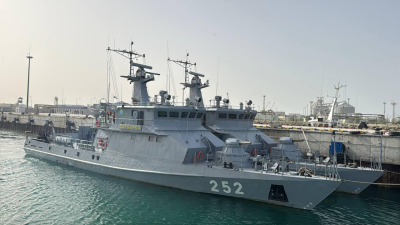 Военные моряки отработали навыки кораблевождения в Каспийском море