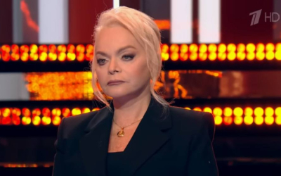 Лариса Долина пообещала вернуть деньги покупательнице квартиры