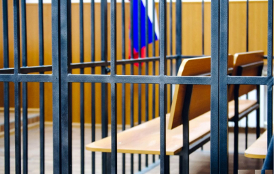 В Приморье иностранцев осудят за незаконное заточение подростков в подсобке