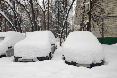 &laquo;Что за отношение к людям?&raquo;: калужане застряли во дворах из-за снега