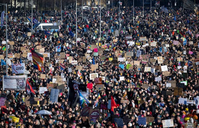 Многотысячный протест прошел в Мюнхене против ультраправых движений