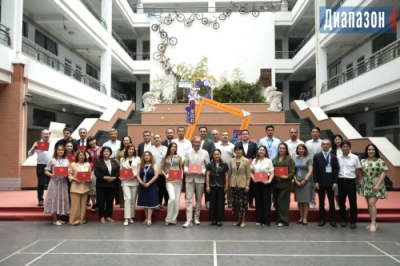 Столица фарфора, мировой супермаркет и жареные скорпионы