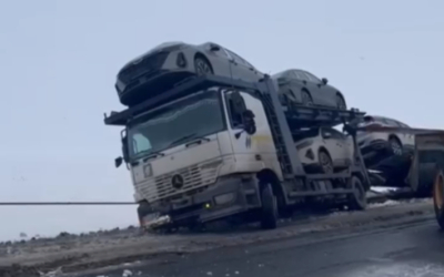 Автовоз слетел в кювет на трассе Самара-Шымкент