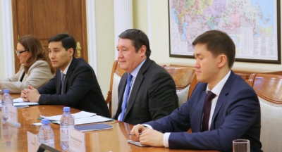 Казахстан обсудил с корейской компанией строительство АЭС