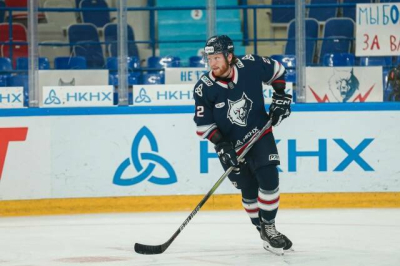 &laquo;Нефтехимик&raquo; перезаключил контракт с защитником Лукой Профакой