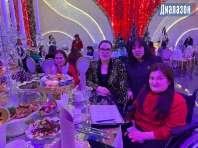 Необычный новогодний праздник устроили детям и мамам в Актобе