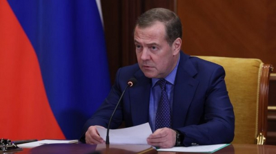 Медведев: Зеленский пресмыкается перед нацистами из страха