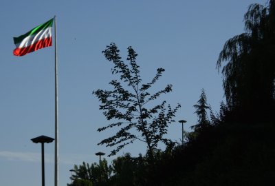 Аналитик Абу Саада: риск войны США с Ираном снизился из-за стойкости Тегерана