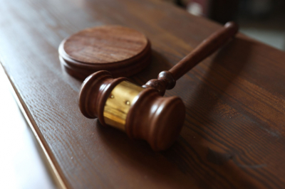 Свердловский суд уволил главу Алапаевска из-за сожителя его дочери